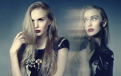 chica-que-manifiesta-envidia